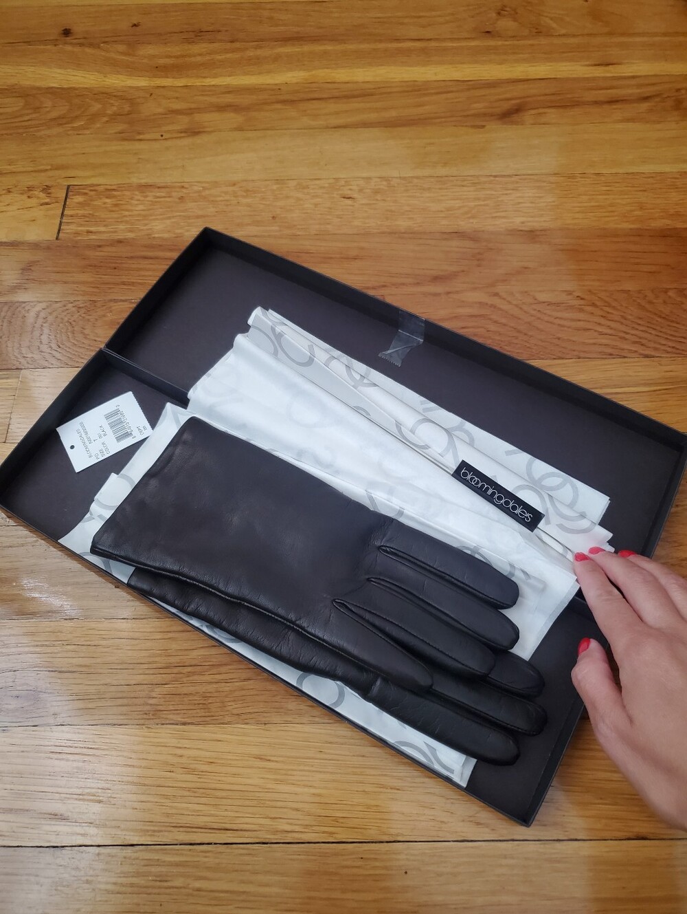 Bloomingdale's Black Italian Leather Gloves - Picture 7 of 8